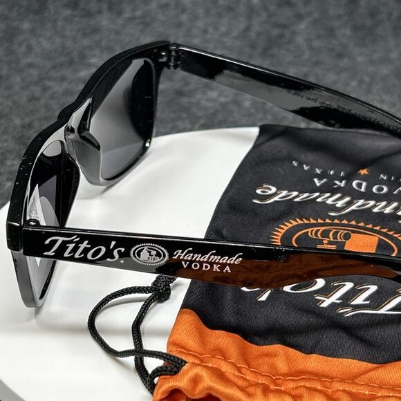 NEW Tito's Handmade Vodka Adult Sunglasses Stylish Pouch Set Promotional UV400 - Picture 7 of 8